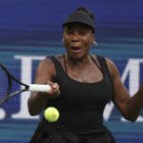Venus Williams et sa partenaire Leylah Fernandez ont été sorties en quarts KEYSTONE/AP/Heather Khalifa